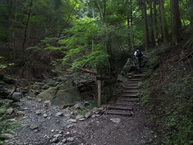 武甲山の表参道15丁目